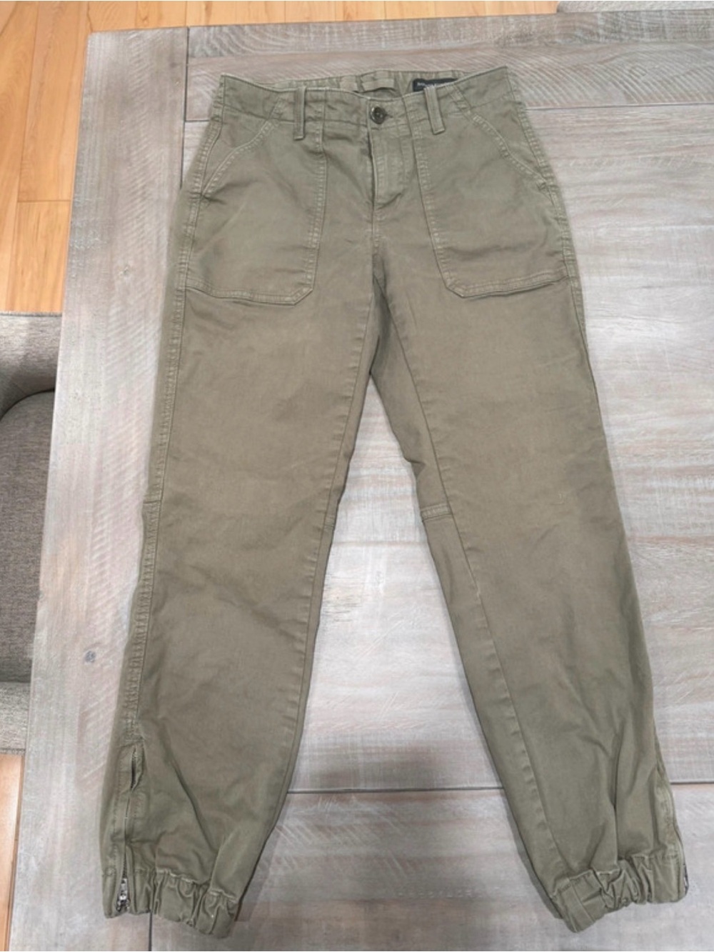 Banana Republic Olive Green Straight-Leg Cargo Pants